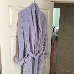 >>>Last Call<<<      Women’s purple lands end bath robe